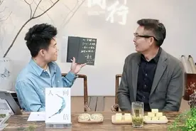 麦家新书在董宇辉直播间首发，过31岁生日的董宇辉说“外界对我评价过高了”图片