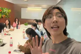 保姆？哥哥姐姐？家教？刚出现的儿童成长陪伴师是什么职业？图片