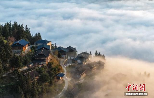 贵州榕江：云端苗寨美如画