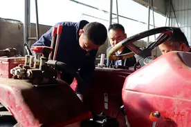 临泽：春耕正当时 农机检修忙图片