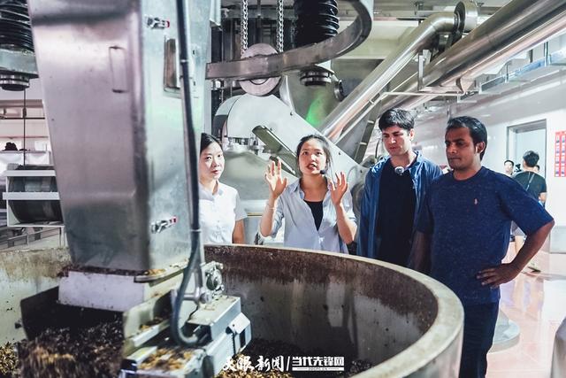 三种颜色，解码机遇中国