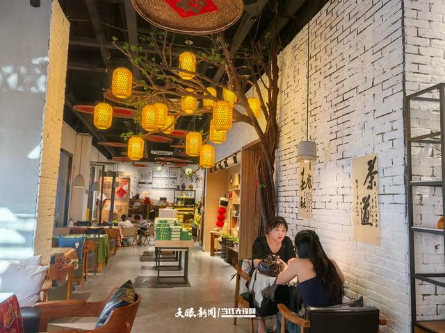 “以文兴业绘‘黔’景”｜中南门历史文化旅游街区：一抹茶香点画文旅融合新图景