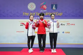 武术套路世界杯：刘鑫夺得女子刀术冠军图片