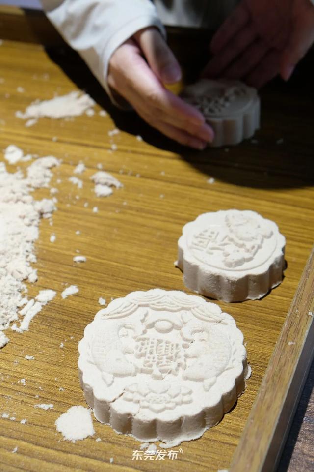 网红零食、秋季限定味道……东莞这个小镇，“吃定了”！