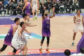 里勒38分10板 北控男篮大胜同曦止住连败图片