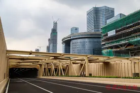 滨海大道（总部基地段）下沉隧道主线建成通车图片