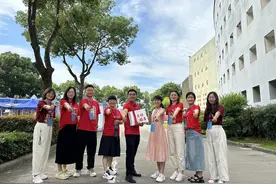 宁波：5万余名考生奔赴高考考场图片