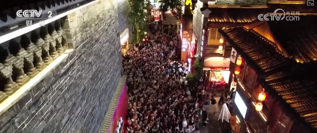 “文旅+非遗+剧本+美食”跨界融合激活品牌魅力，多元体验场景圈粉“留下人”