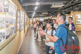 “真广州·真精彩” 叶健强师徒“跑街”摄影作品联展开幕图片