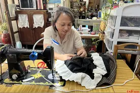 退休的张嬢嬢，在成都社区开了家“解忧裁缝铺”，一半顾客被“劝退”图片