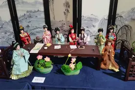 绢人唐娃娃集中亮相北京书市 演绎Q版林黛玉进京图片