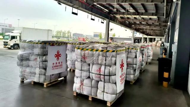 中国空军派出两架运-20飞往阿富汗