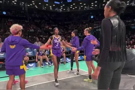 火花vs自由人 李月汝获得WNBA生涯首次首发！图片