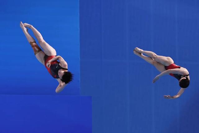 陈艺文/林珊，冠军！广东跳水队十五运会第5金到手	，台下一幕太动人