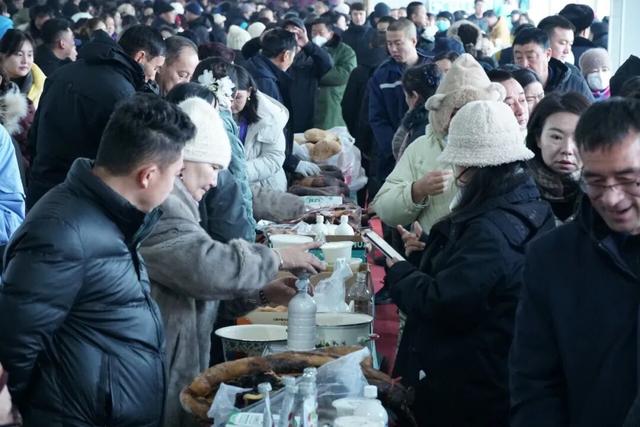 “冰雪绘米东 欢歌庆雪季”2025年米东区冰雪风情季火热启幕