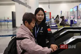 湖北口岸2024年出入境人员超146万人次图片