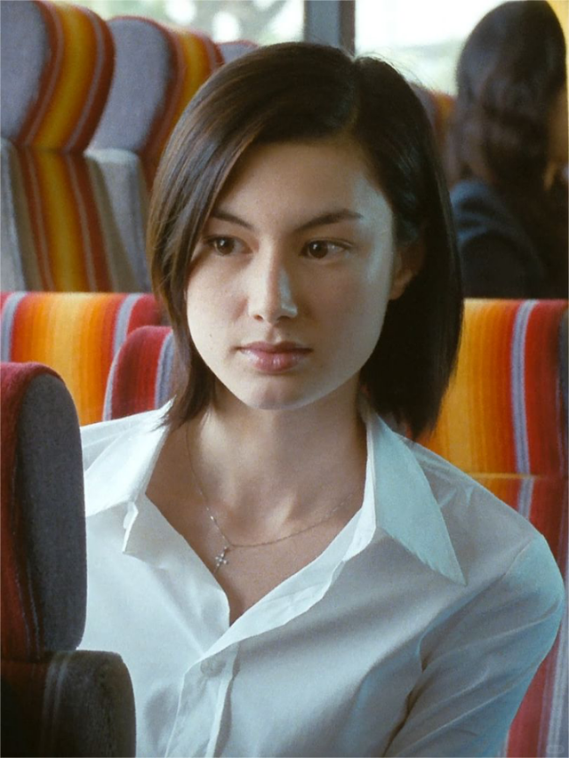 迷倒谢霆锋的玉兰油姐姐，25年后变成这样了？