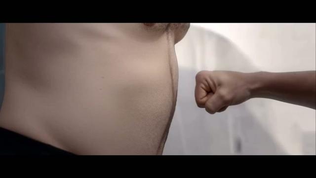 真人肉搏！网友用AI打造马斯克大战奥特曼短片