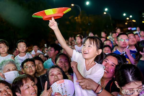 数字时尚精“采”绽放 小镇焕新“育”见未来——大兴区采育镇数字时尚小镇正式启动