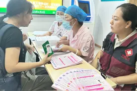 青岛市HPV疫苗免费接种活动正式启动，将有4万名适龄女生受益图片