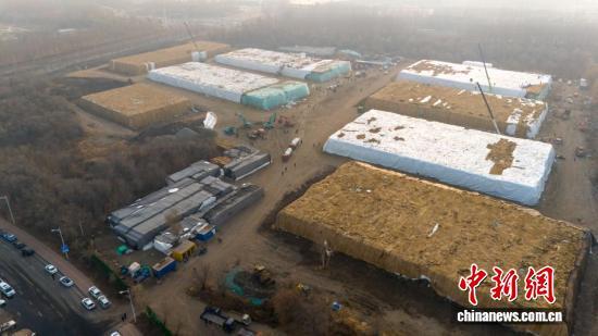 “厚棉被”揭开，哈尔滨冰雪大世界20万立方米存冰启用