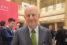 每经专访安博董事长何慕德：刚在中国成立人民币基金公司，对这一前景感到振奋，近期很多投资都交给GPT处理，用它来预测投资表现图片