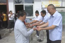 凤县首发残疾人公交“爱心卡” 惠及4600余人图片