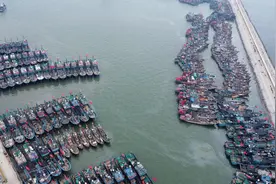 莱州：渔民扬帆出海盼丰收图片