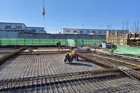 建设不停工 项目不打烊丨为了村民早日安居，郑州这个安置房项目春节不停工图片