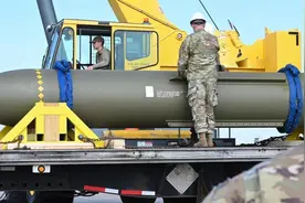 环球下周看点：B-2轰炸机行程引发关注 鲍威尔亮相国会山图片