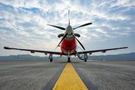 四川自贡至重庆梁平首航成功图片