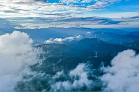 视频丨永州蓝山：云雾绕山峦 宛若流动的水墨画图片