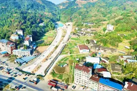 建设交通强国！中建一局承建的福建南平两隧项目九峰隧道全线贯通图片