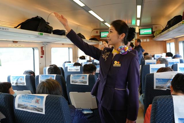 赏美景、吃早茶，长三角首趟泰州美食专列从上海站出发