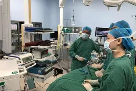 挑战泌尿外科手术“天花板”，为76岁膀胱恶性肿瘤患者点燃生命之光图片
