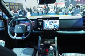 姑娘小伙都迷恋，比亚迪方程豹成了齐鲁车展上“最靓的仔”图片