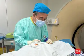 微创“骨水泥”治疗，102岁老人免受“伤筋动骨一百天”之苦图片