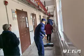 陪伴孤独老人、关爱特殊儿童｜长沙县“火焰蓝”开展学雷锋志愿服务活动图片