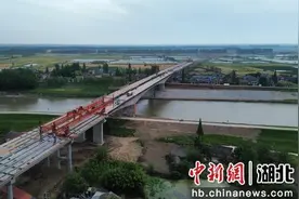 顺江大桥贯通 武松高速公路建设“进度条”再刷新图片