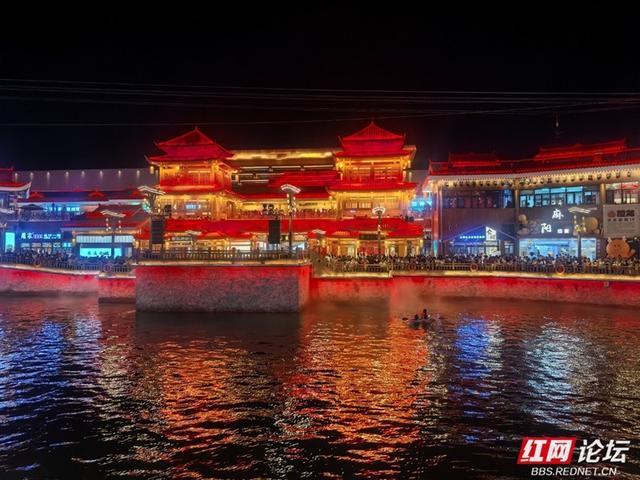 烟火气与古韵新颜交织，周末的怀化榆树湾热闹非凡！