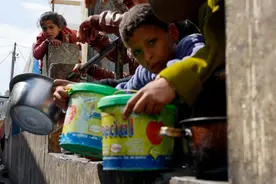 以军封锁加沙 物资匮乏已致6万儿童营养不良图片