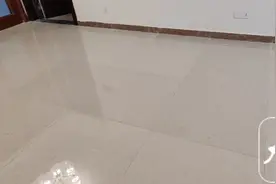 六安一精装新房客厅地砖出现两种颜色，业主反映多次仍未解决图片