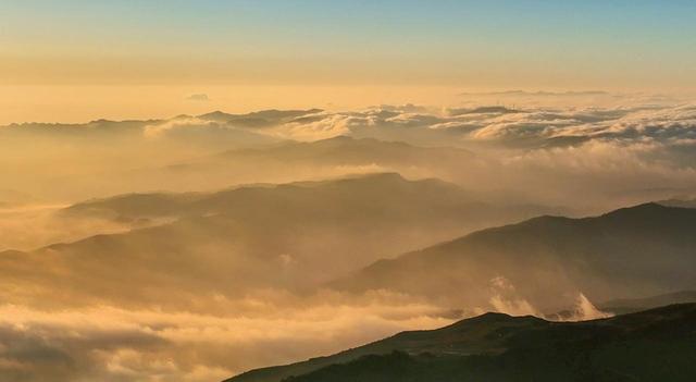 老黑山：凝冻初晴绘就“千里江山”图卷
