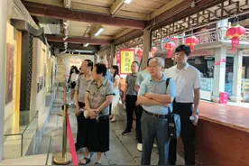 “翰墨庆华诞 丹青颂祖国”——福州仓山区离退休干部庆祝新中国成立75周年国画展开幕图片