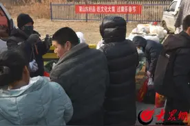 沾化区富源街道：赶大集 备年货 点燃新春“烟火气”图片