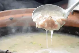 一碗泡面下肚，大口吐血病情危急！你的一个器官可能在“瑟瑟发抖”图片