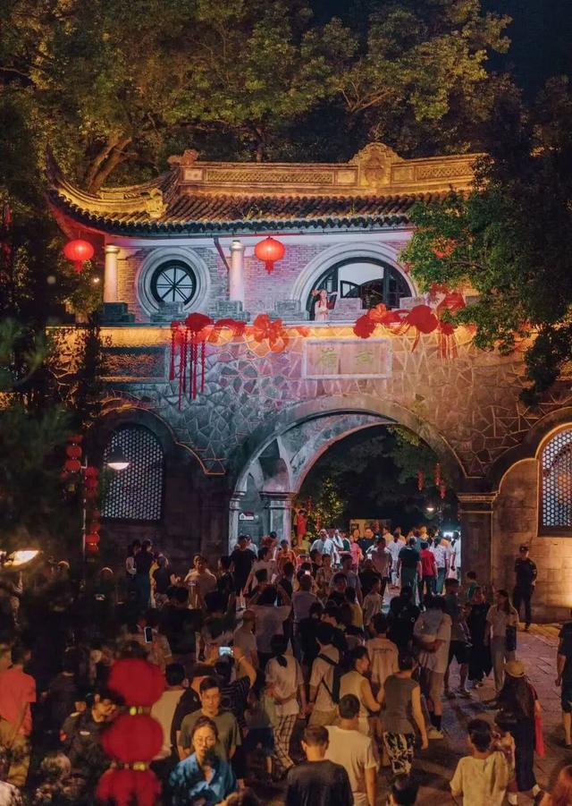 热力十足！国庆中秋假期，奉化开启“人从众” 模式！