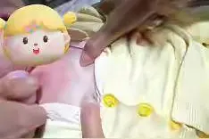 理疗馆给6月龄婴儿刮痧引热议，是育儿“偏方”还是“风险”？图片