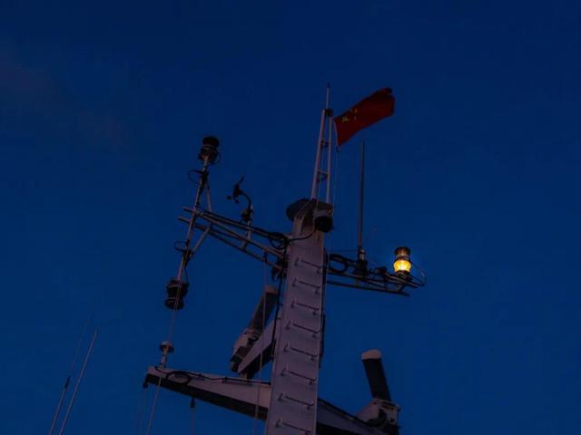 以礁为家 以海为伴 他们用忠诚守护这片蔚蓝