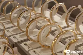 海报新观察 | 金价“狂飙”！“双节”来临，日照黄金市场的情况如何？图片